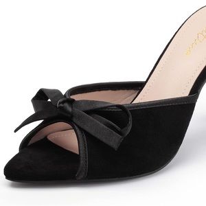 NWT Black Bow Leticia Heels